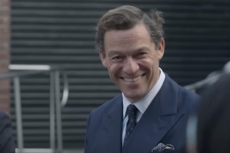 Dominic West, l'attore di The Crown ammette: "Col principe Harry non parlo più"