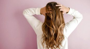 Ecco tutto quello che devi sapere sull’hair oiling: fa davvero bene?