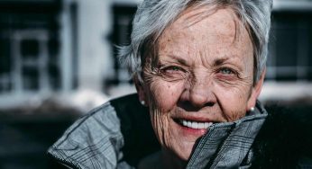 Cosa succede al nostro corpo durante la menopausa? Ecco i trucchi per invecchiare il più lentamente possibile