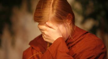 Hai un dolore intenso dalla schiena alla gamba? Fermati subito, e corri dal medico