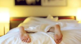 Non riporre i vestiti negli armadi dell’hotel: lo dice l’esperta